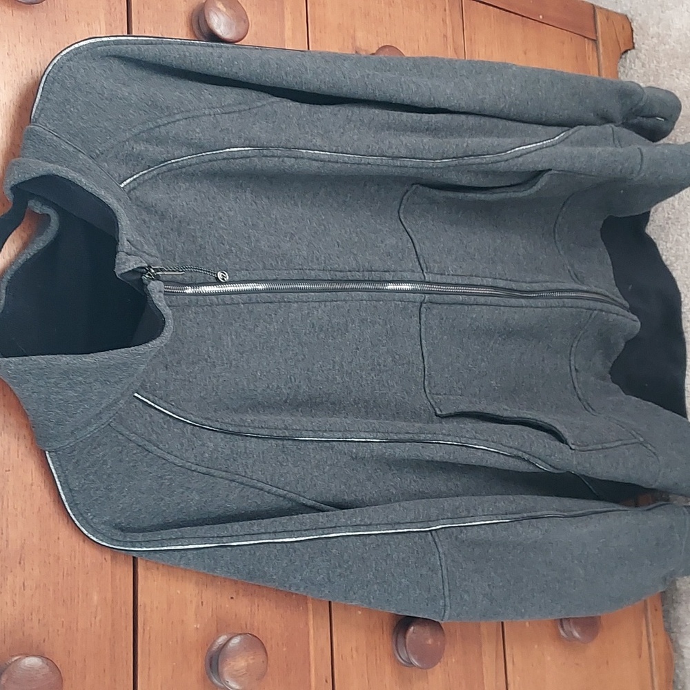 LULULEMON full-zip long sweatshirt
